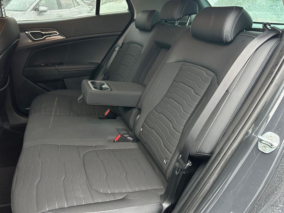 2022 Kia Sportage K3 HEV 5DR Auto, *WARRANTY TILL 2029* *LOW MILES* Lane Departure Warning, Parking Sensors, Reversing Camera, Heated Steering Wheel, €33,900