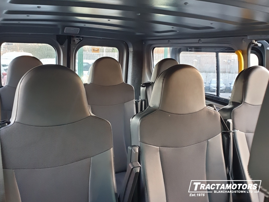 2024 Renault Trafic Passenger 9 SEAT AUTO 170HP RED EDITION €54,999