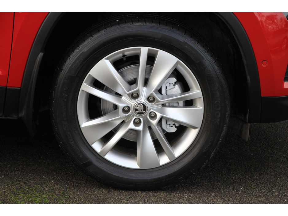 2018 Skoda Kodiaq DSG * Low KMs *Sunroof * 7 seats Huge spec €28,950