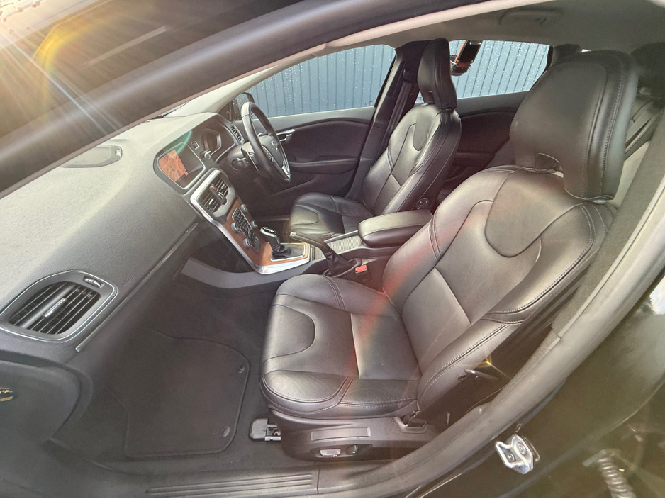 2018 Volvo V40 D4 INSCRIPTION - 2.0L DIESEL - AUTO - 12M WARRANTY - CAR: 1615 €14,950