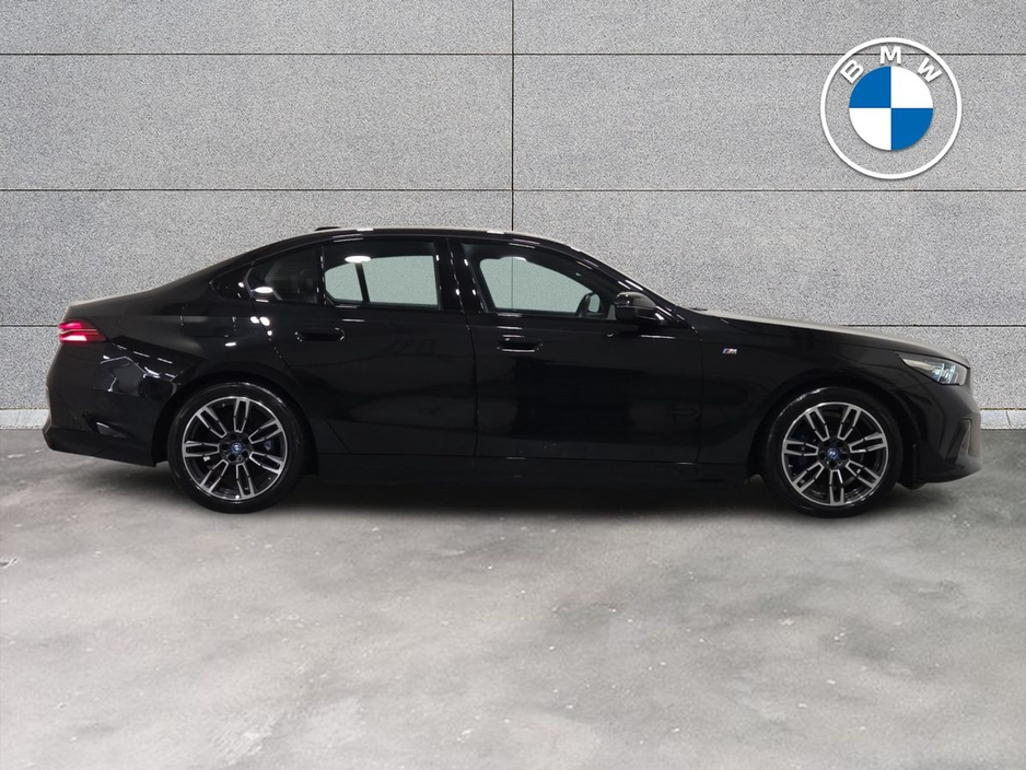 2024 BMW 5 Series 530e M Sport Saloon €62,950
