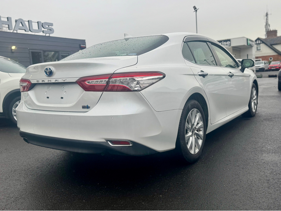 2019 Toyota Camry Hybrid – Pearl White, High Spec, JBL, Mint €20,750