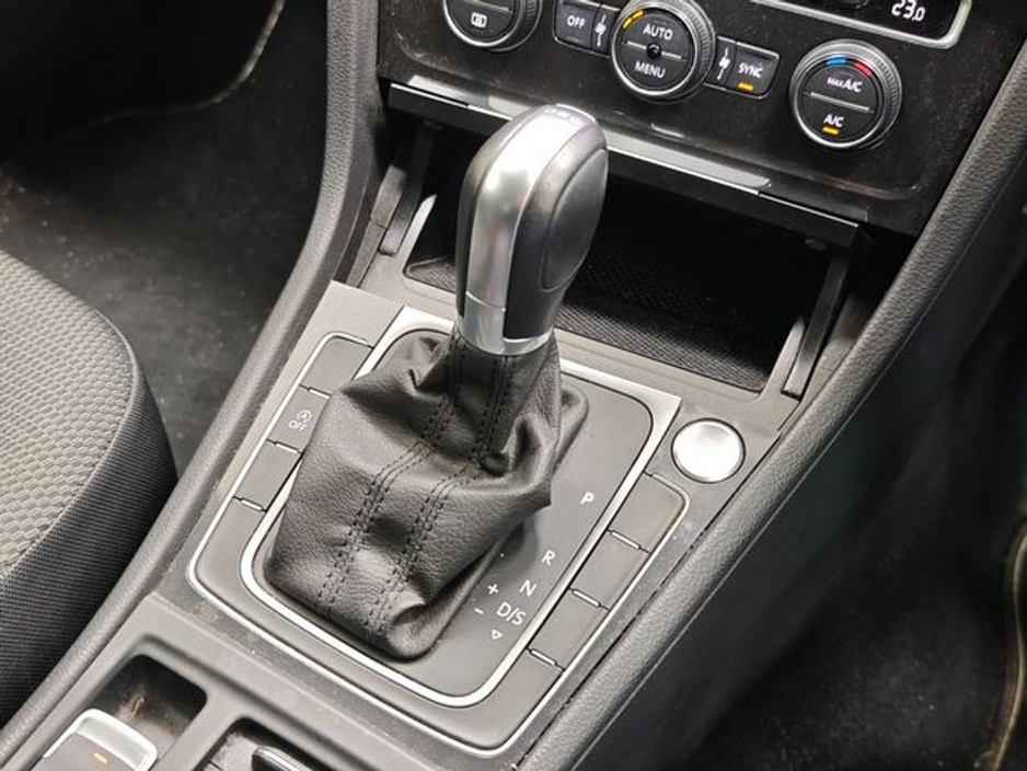 2018 Volkswagen Golf * Great Spec *1.2 TSI Automatic, Reversing camera €16,995