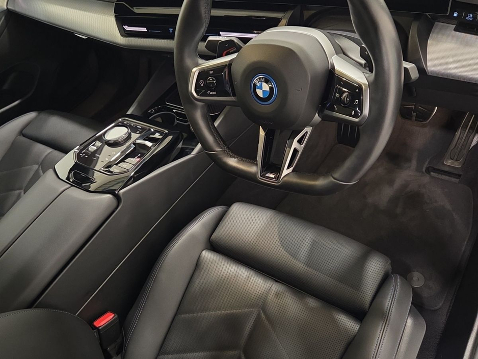 2024 BMW 5 Series 530e M Sport Saloon €62,950
