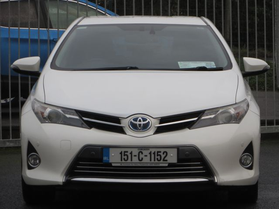 2015 Toyota Auris 1.8 HYBRID 5DR LUX €10,950