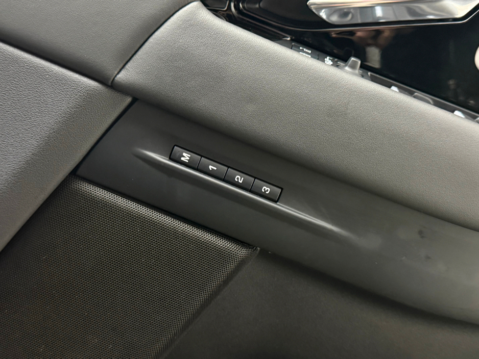 2024 Land Rover Range Rover Evoque HSE DYNAMIC P300E *HUGE SPEC* €52,990