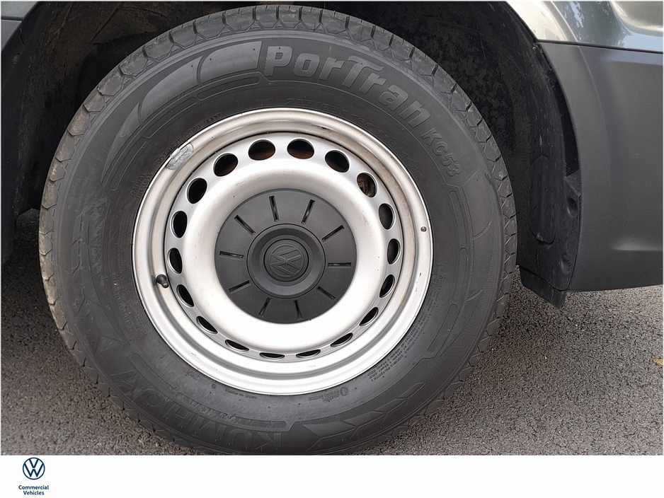 2022 Volkswagen Crafter VAN 35 2.0TDI 177BHP MEDIUM WHEEL BASE HIGHLINE AUTOMATIC 4-MOTION WITH TOWBAR & HEATED SEATS (VAT INVOICE) €32,516