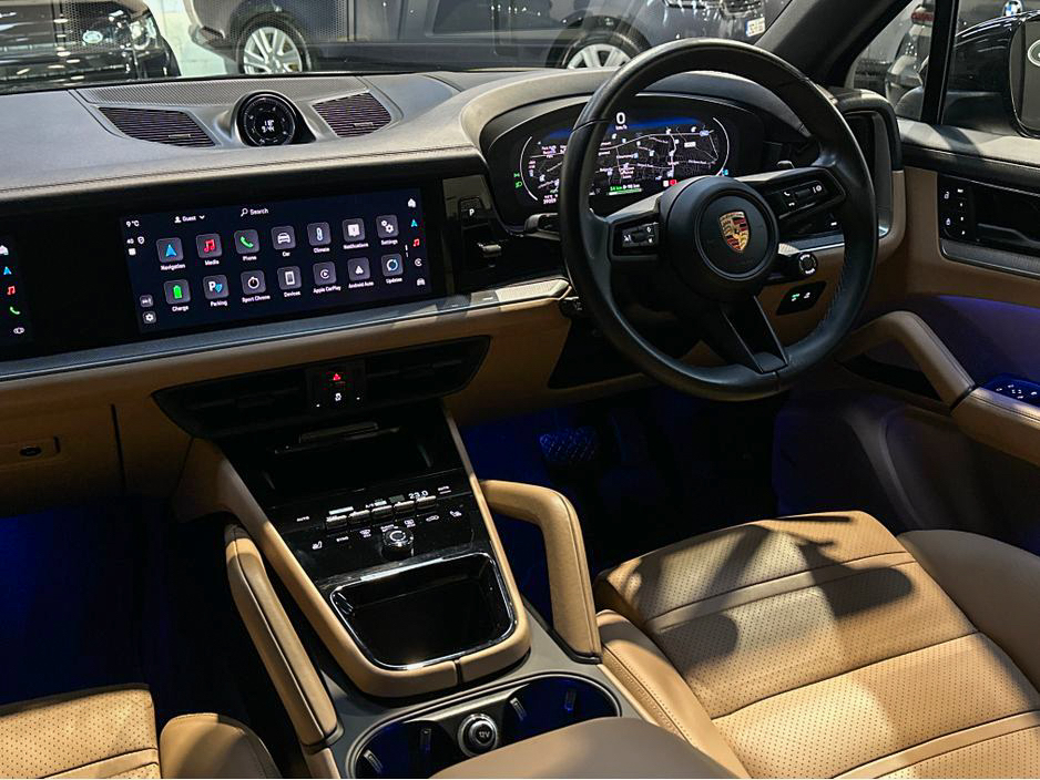 2024 Porsche Cayenne 3.0 V6 E-HYBRID MEGA  SPEC €109,950