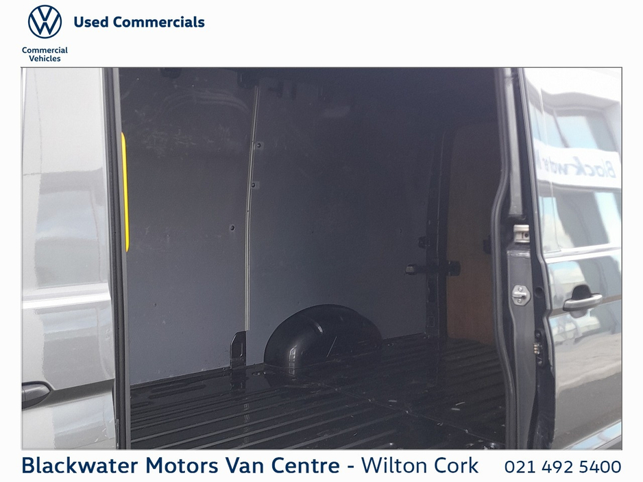2022 Volkswagen Crafter VAN 35 2.0TDI 177BHP MEDIUM WHEEL BASE HIGHLINE AUTOMATIC 4-MOTION WITH TOWBAR & HEATED SEATS (VAT INVOICE) €32,516