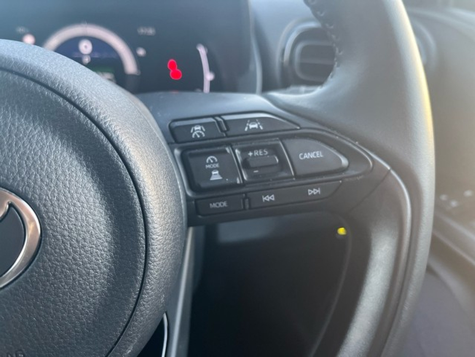 2025 Toyota Yaris YARIS LUNA SPORT €28,888