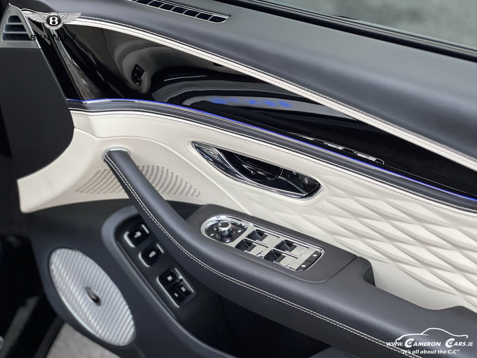 2023 Bentley Flying Spur AZURE €209,950