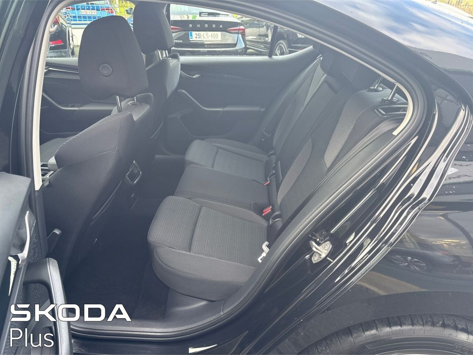 2025 Skoda Octavia Selection 2.0TDI 115HP €32,850