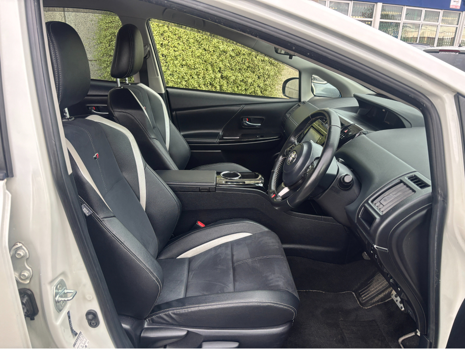 2018 Toyota Prius Alpha GR SPORT 7 SEATER AUTOMATIC HYBRID 1.8 PETROL //REVERSE CAMERA//KEYLESS ENTRY//HALF LEATHER GR SEATS// €23,950