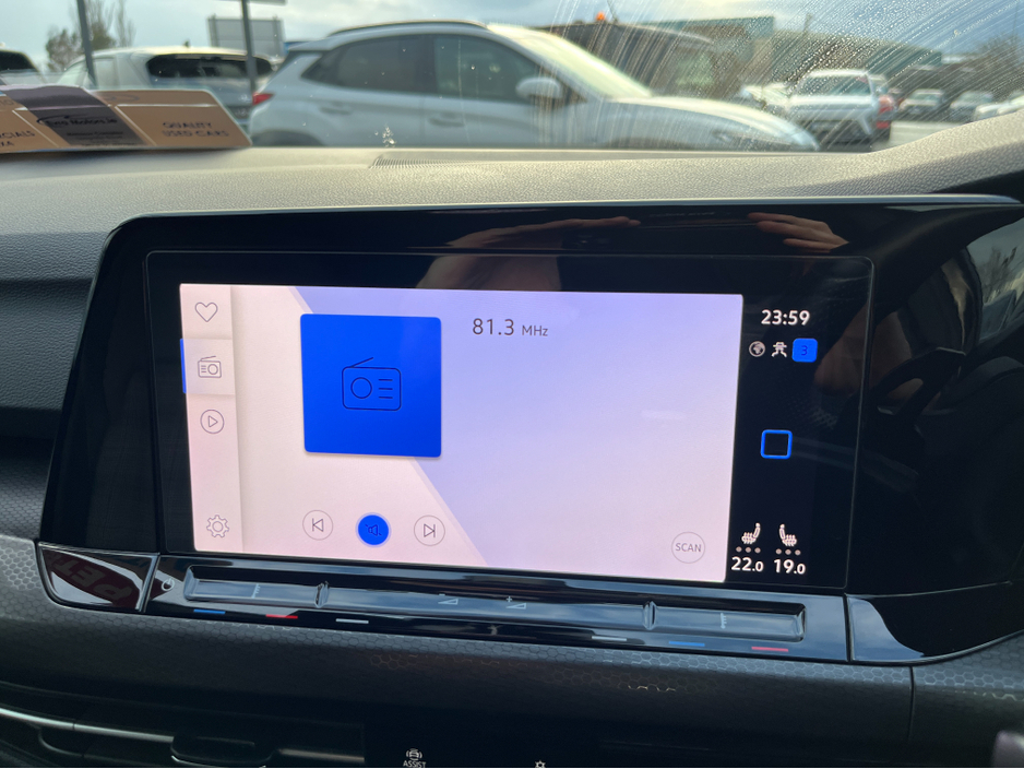 2022 Volkswagen Golf GTI AUTOMATIC 2.0 PETROL //LOW MILES//HEATED SEATS AND STEERING WHEEL//HEAD UP DISPLAY//KEYLESS ENTRY// €39,950