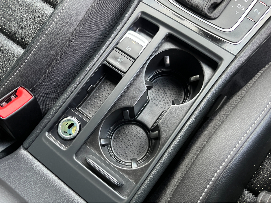 2020 Volkswagen Golf HIGHLINE MEISTER AUTOMATIC 1.4 PETROL //ONLY 7576 MILES//MASSIVE SPEC//DYNAUDIO SOUND SYSTEM//HEATED LEATHER SEATS//ELECTRIC DRIVERS SEAT//KEYLESS ENTRY// €24,950