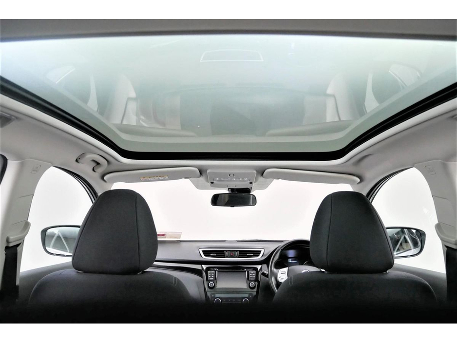 2016 Nissan Qashqai 1.2 SV CVT MY16 *GLASS ROOF*SAT NAV*REVERSE CAM* €14,890