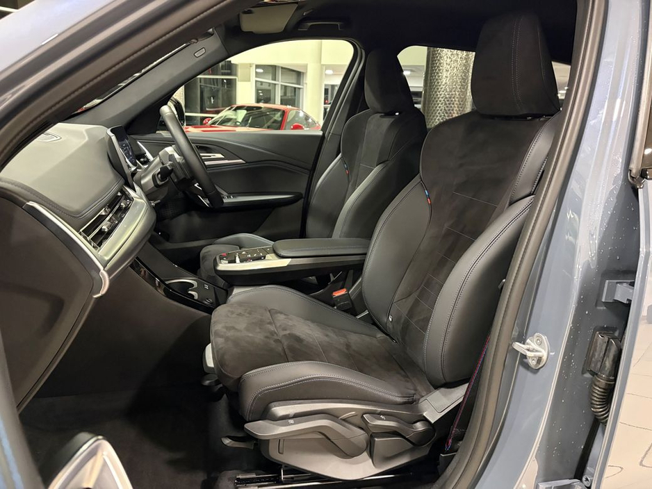 2025 BMW X1 25e M-SPORT PRO X-DRIVE=ONLY 8000 MILES//HUGE SPEC//AS NEW=BMW WARRANTY UNTIL 02/2028=TAILORED FINANCE PACKAGES INCL PCP AVAILABLE=TRADE IN'S WELCOME €52,995