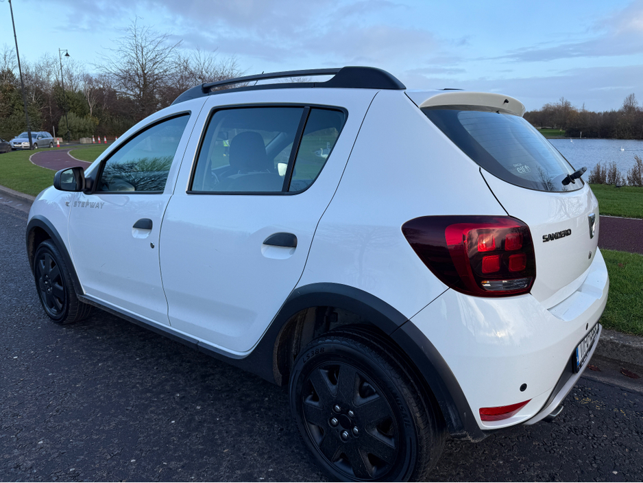 2017 Dacia Sandero STEPWAY SIGNATURE TCE 90 PH2 4 €7,990