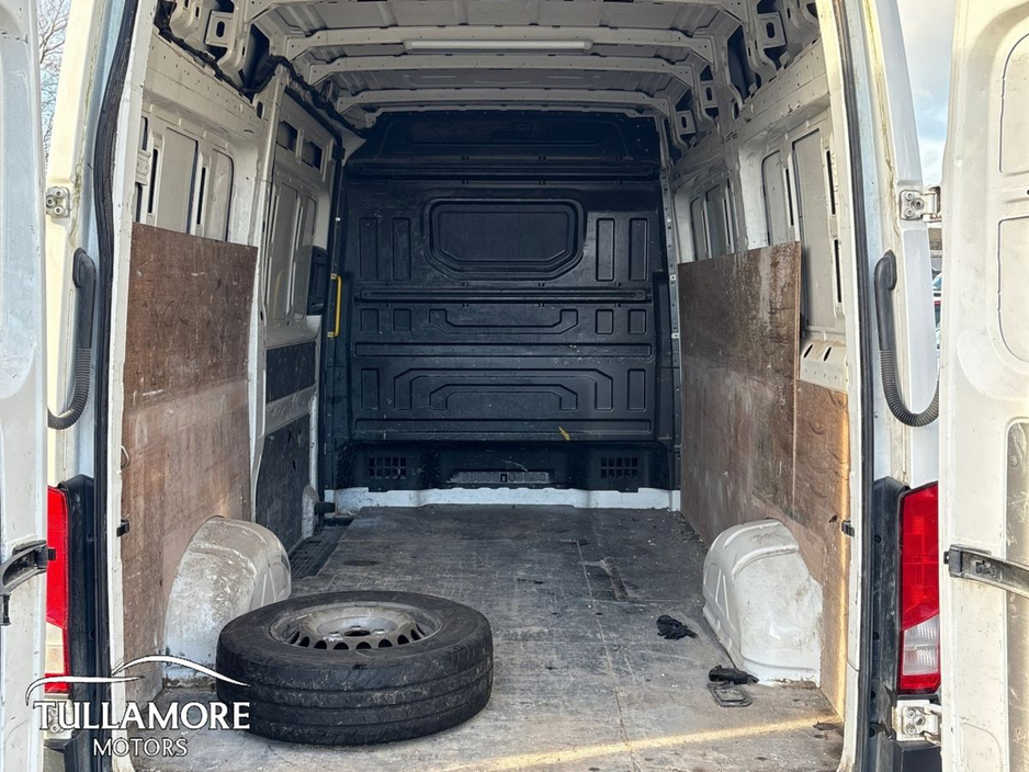 2020 Volkswagen Crafter CRAFTER 30 MWB 140BHP M6F 5DR €17,500