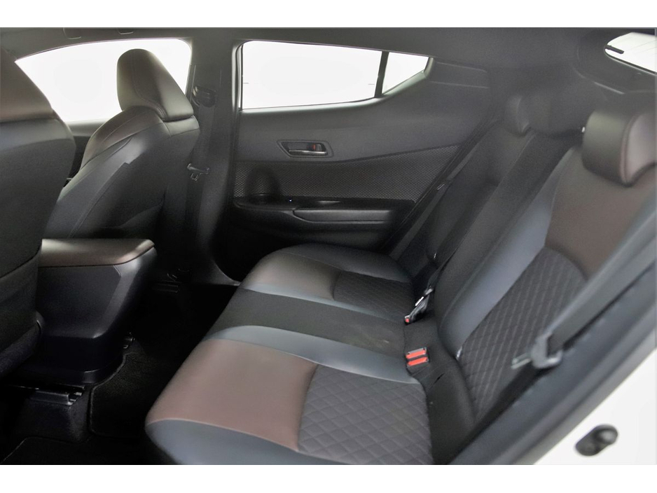 2018 Toyota C-HR 1.8 HYBRID *BI-TONE ROOF*HALF LEATHER*10"ANDROID CAR PLAYER* €21,490