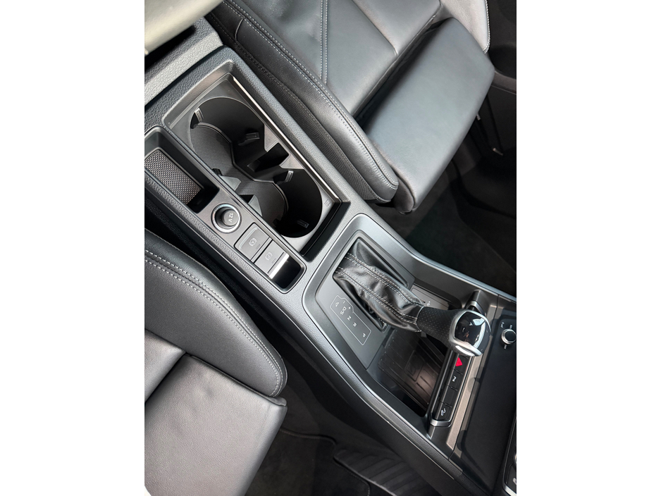 2024 Audi Q3 S LINE 45 TFSI E//LOW MILEAGE//FULL LEATHER//REVERSE CAMERA//FINANCE PACKAGES// €46,950