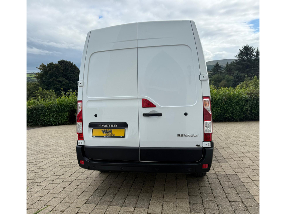 2022 Renault Master MM35 BUSINESS+ BLUE BUSINESS PLUS DCI €18,250