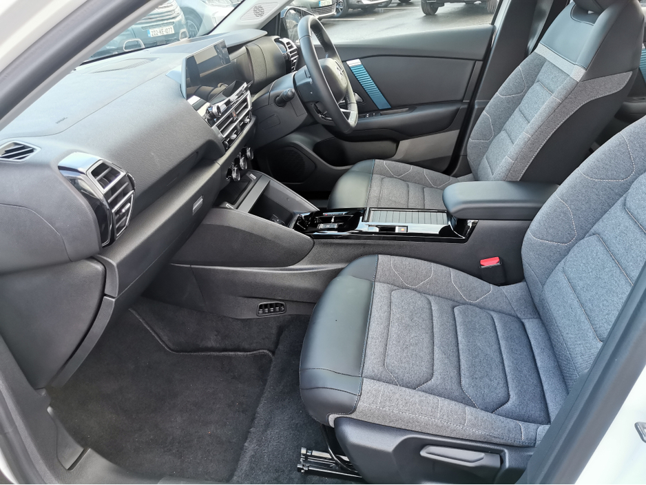 2025 Citroen C4X E -C4 X EFEEL PACK 50KWH 4DR €23,950