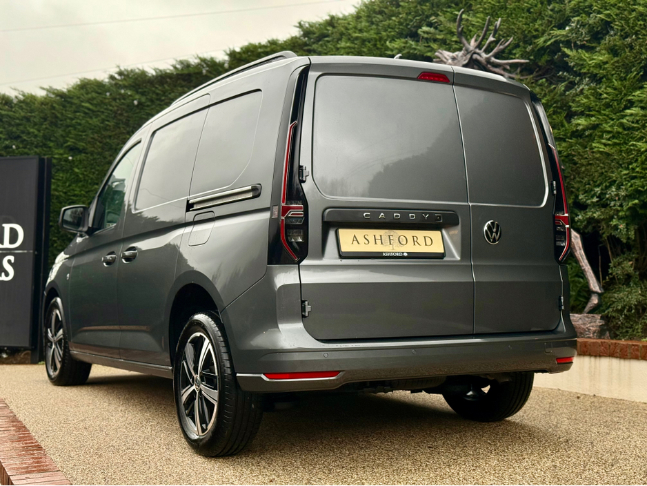 2025 Volkswagen Caddy CARGO ED TDI 122BHP A7F 2 €32,950