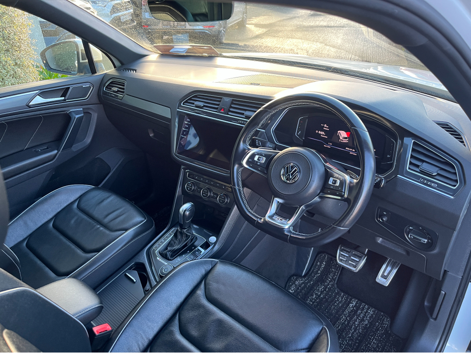 2020 Volkswagen Tiguan R-LINE 4MOTION AUTOMATIC 2.0 DIESEL //LOW MILES//MASSIVE SPEC//FULL LEATHER//DYNAUDIO SOUND SYSTEM//360 PARKING CAMERAS//HEAD UP DISPLAY// €34,950