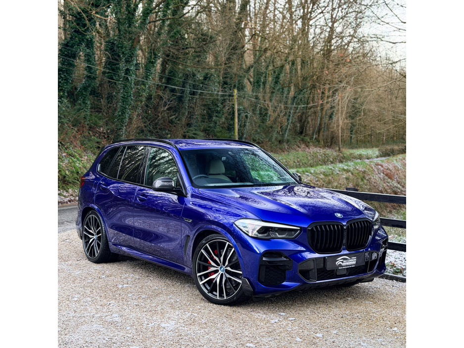 2022 BMW X5 2022 (221) BMW X5 45e M Sport Pro *SAN MARINO BLUE €64,999