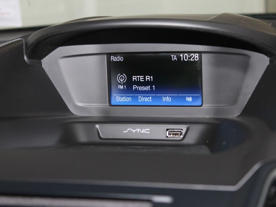 2017 Ford C-Max Zetec 1.5 TDCI 95PS M6 4DR €12,999