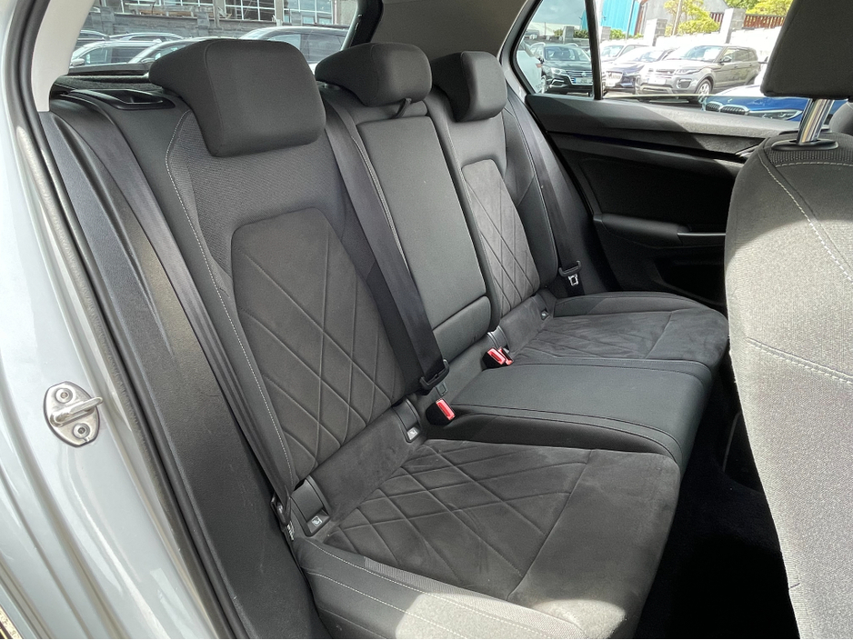 2021 Volkswagen Golf 2.0 TDI STYLE..huge spec..warranty included..finance provided €20,900