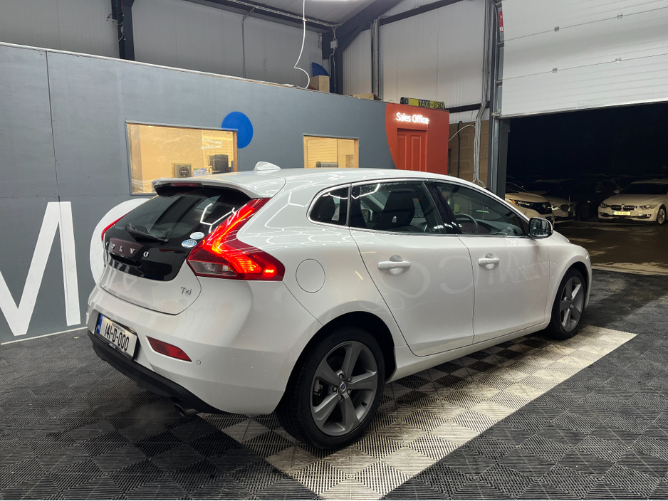 2014 Volvo V40 €10950! 2014 VOLVO V40 1.6 AUTOMATIC / CRUISE CONTROL / REVERSE CAMERA / ELECTRIC MEMORY & HEATED SEATS €10,950