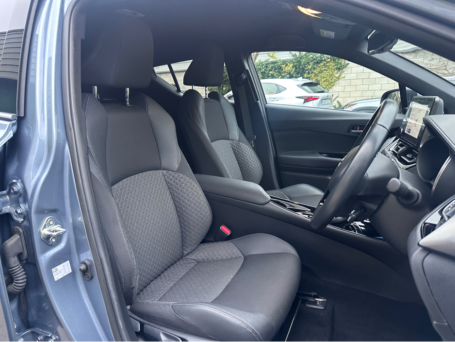 2023 Toyota C-HR HYBRID SPORT 4DR AUTO €28,500