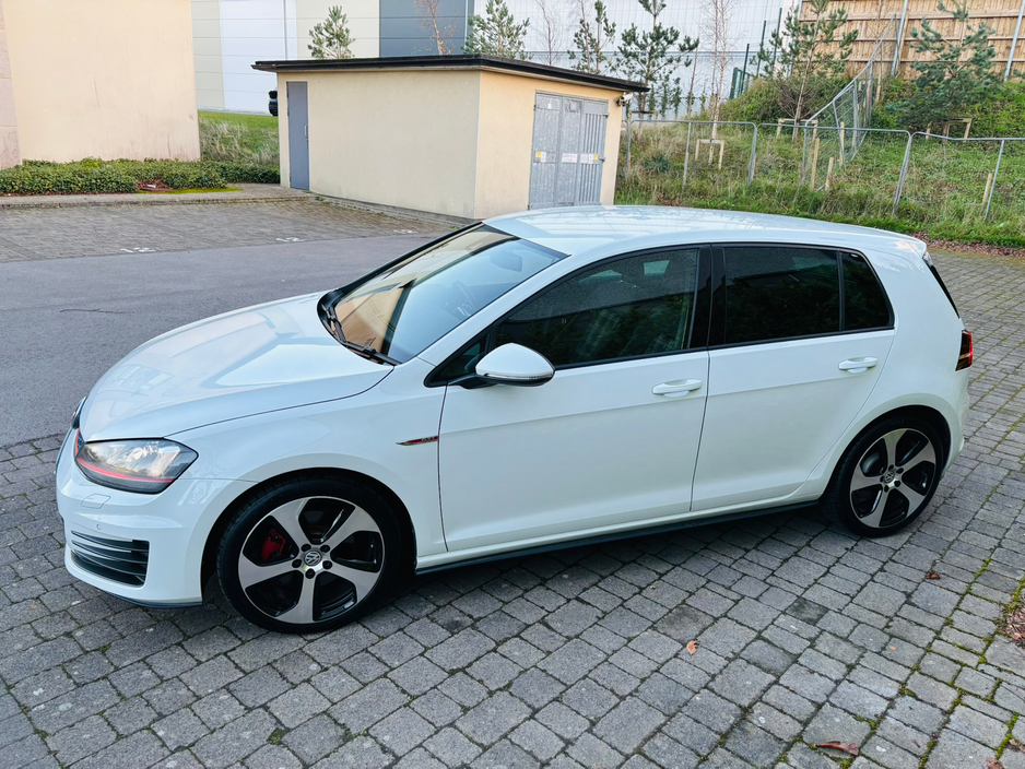 2014 Volkswagen Golf  €16,950