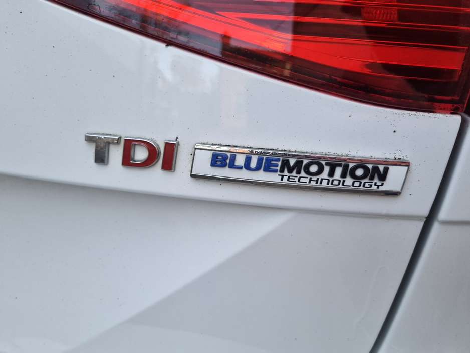 2015 Volkswagen Passat 1.6 TDI DSG 120HP Highline €7,899