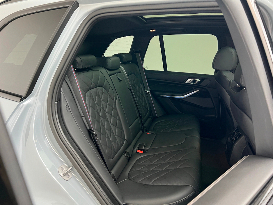 2025 BMW X5 50E M SPORT XDRIVE *PAN ROOF* €102,990