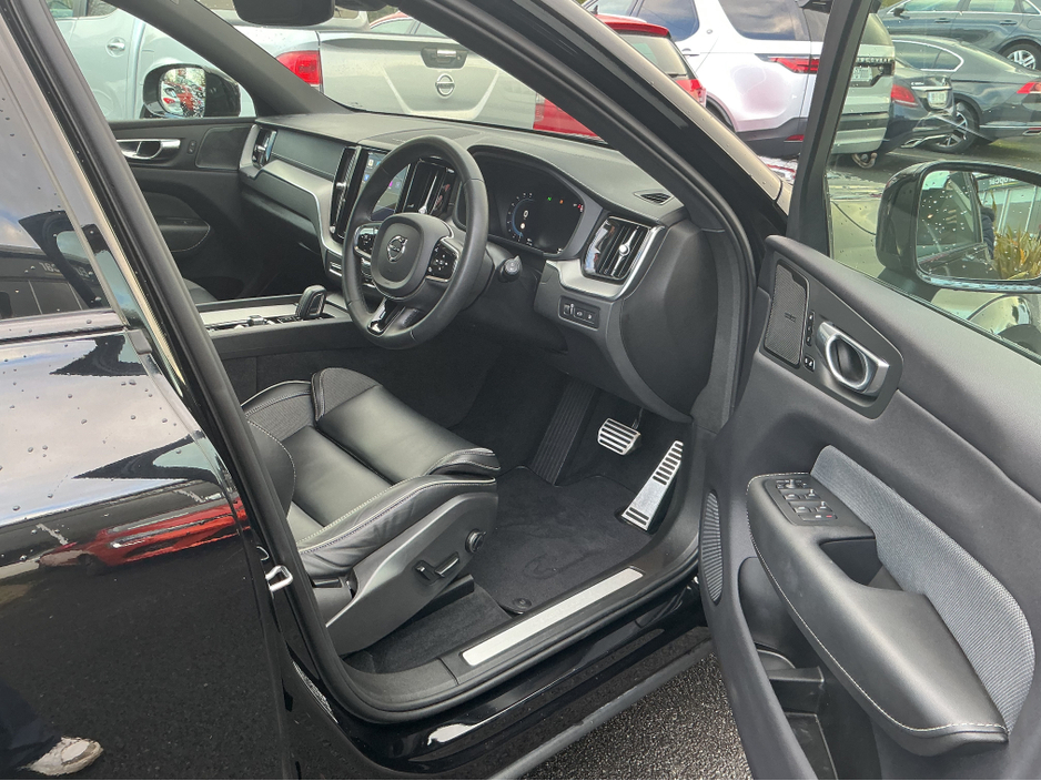 2022 Volvo XC60 RDESGN PRO T8 RCHRG RECHARGE R-DESIGN AWD €54,995
