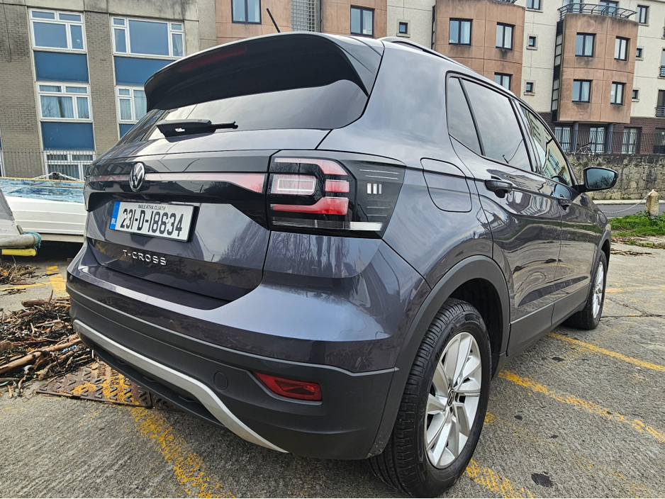 2023 Volkswagen T-Cross LIFE 1.0 TSI D7F 110HP €23,950
