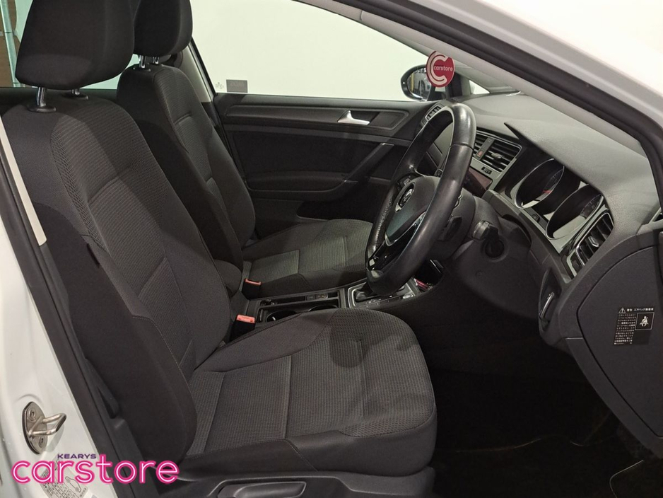 2017 Volkswagen Golf  €17,880