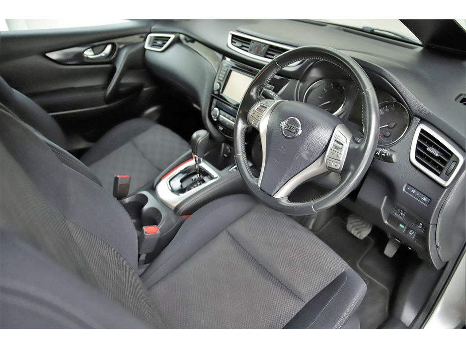 2016 Nissan Qashqai 1.2 SV CVT MY16 *GLASS ROOF*SAT NAV*REVERSE CAM* €14,890