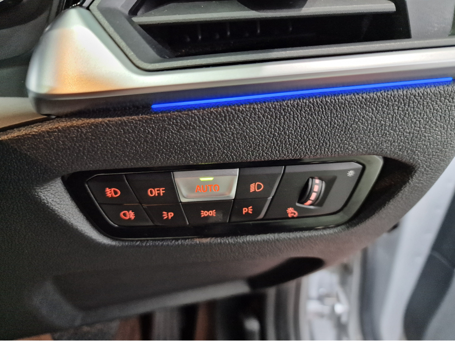 2019 BMW 3 Series 320D G20 SPORT AUTOMATIC **ORIGINAL IRISH CAR / LOW MILEAGE / 18" ALLOYS / APPLE CARPLAY / CRUISE CONTROL / FULL BLACK LEATHER / HEATED SEATS / SAT NAV / REVERSE CAMERA / FULL BMW SERVICE RECORD** €27,900