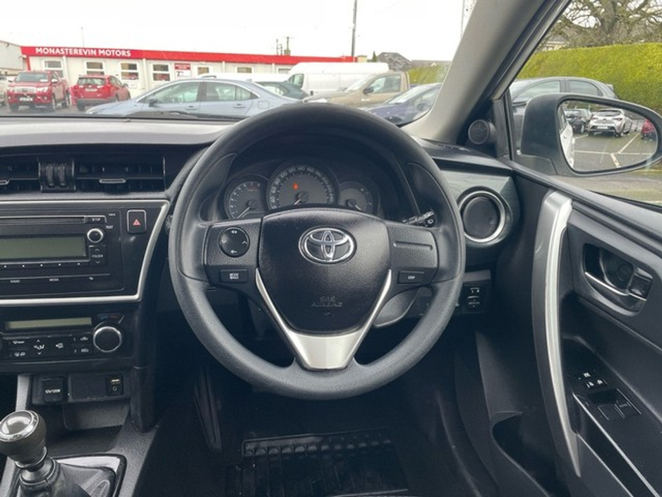 2015 Toyota Auris 1.33 5DR TERRA 4DR €12,888