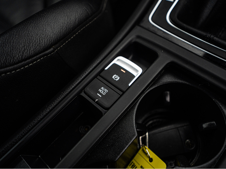 2017 Volkswagen Golf 2017 Golf 1.2tsi HIGHLINE/High spec/1yr warranty €16,888