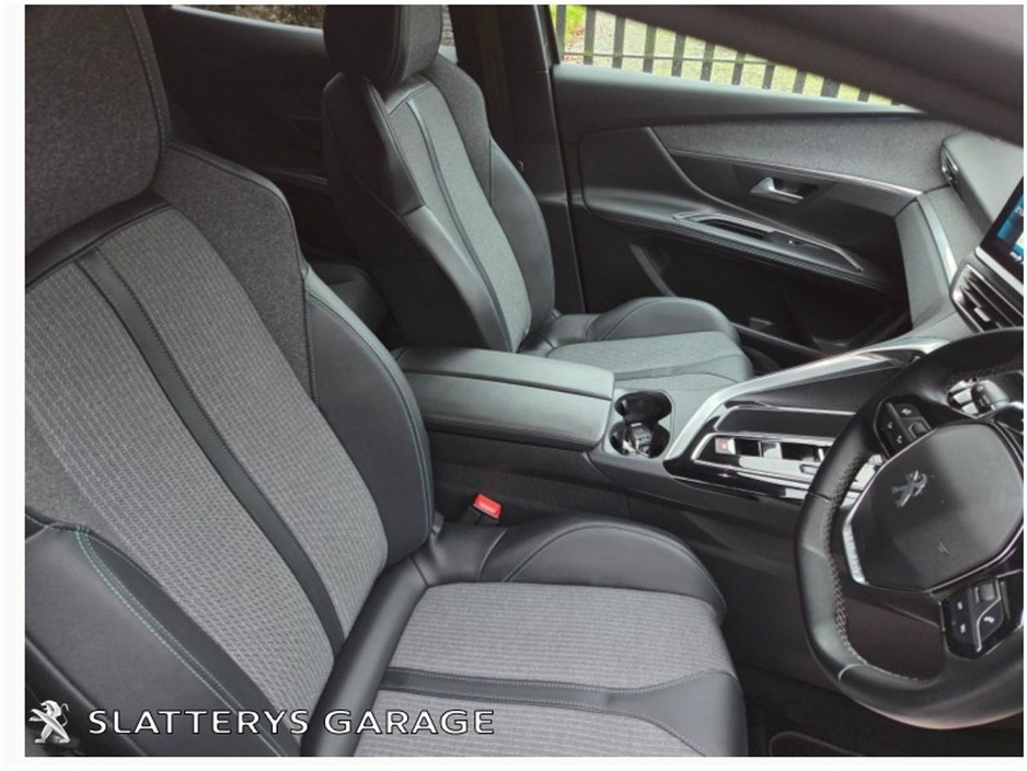 2023 Peugeot 3008 1.5 BlueHDi 130bhp Auto Allure €31,995