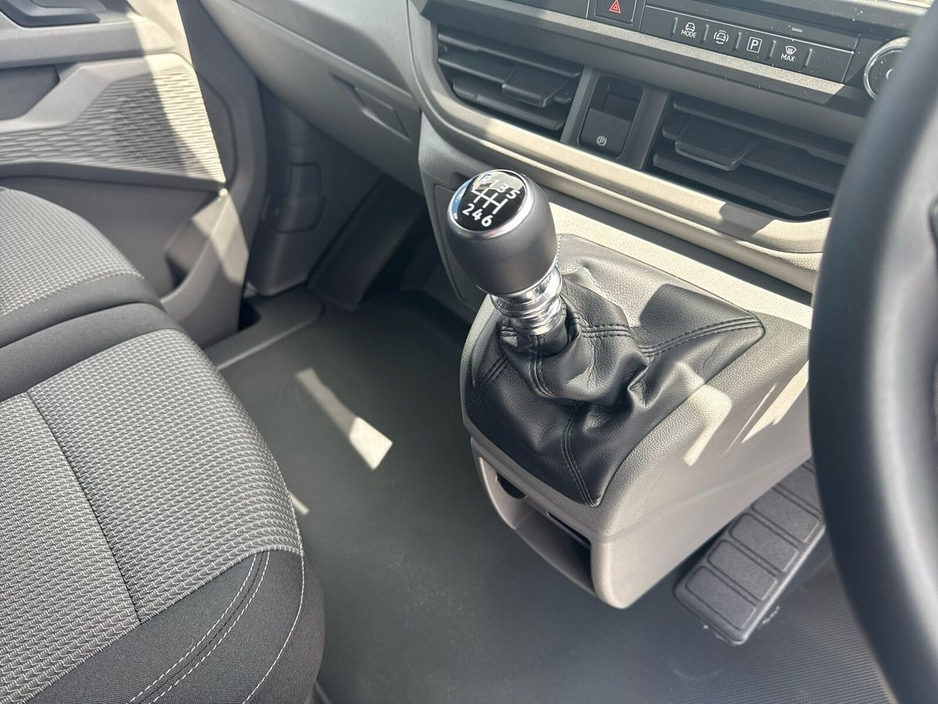 2025 Volkswagen Transporter  €33,475