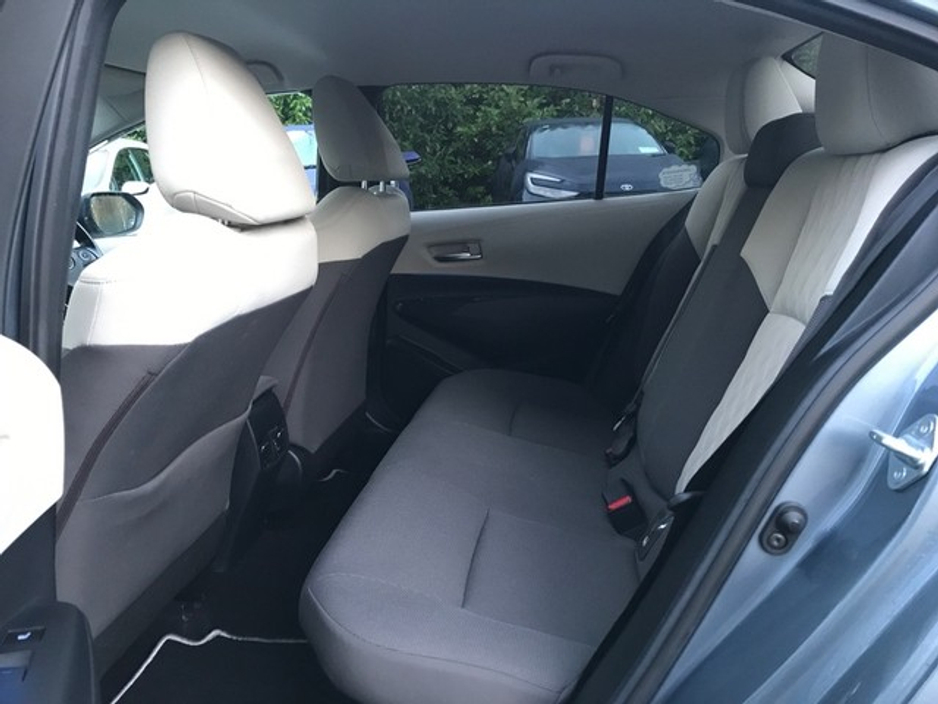 2021 Toyota Corolla LUNA SPORT - GRANDONS €24,995