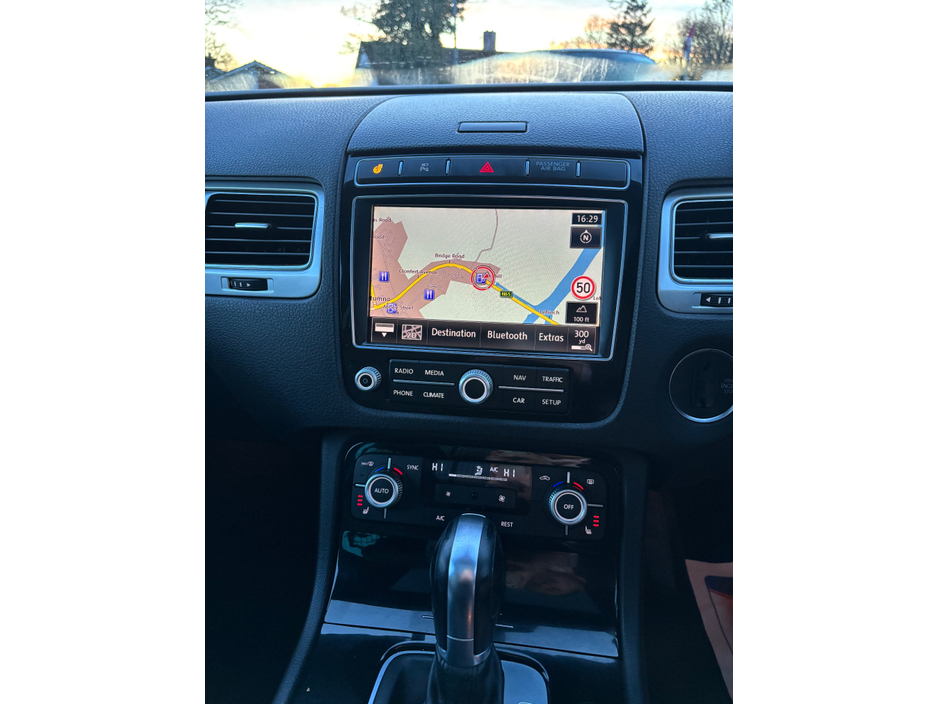 2017 Volkswagen Touareg V6 R-LINE + TDI B PLUS BLUEMOTION TECHNOLOGY €22,950