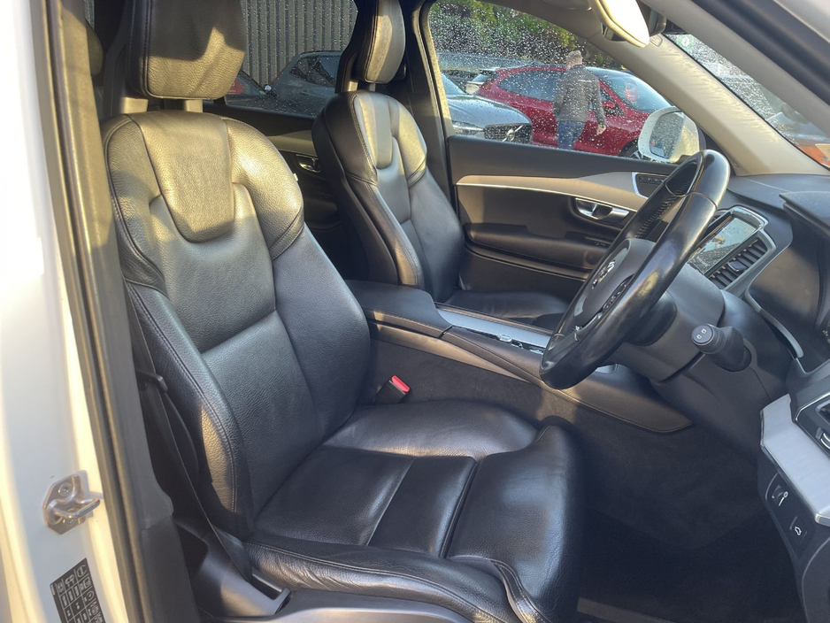 2021 Volvo XC90 Momentum