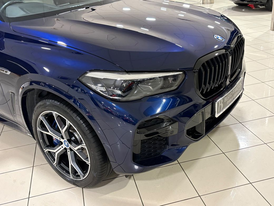 2022 BMW X5 45e M-SPORT HYBRID=TECH/COMFORT/SKY LOUNGE PACKAGES=LOW MILES//FULL BMW SERVICE HISTORY=222 REG=ORIGINAL IRISH SUPPLIED//TAILORED FINANCE PACKAGES AVA €66,995